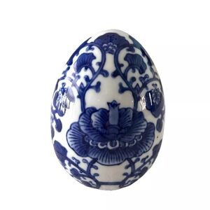 Bombay Company Cobalt Blue & White Floral Porcelain 4.25” Tall Egg